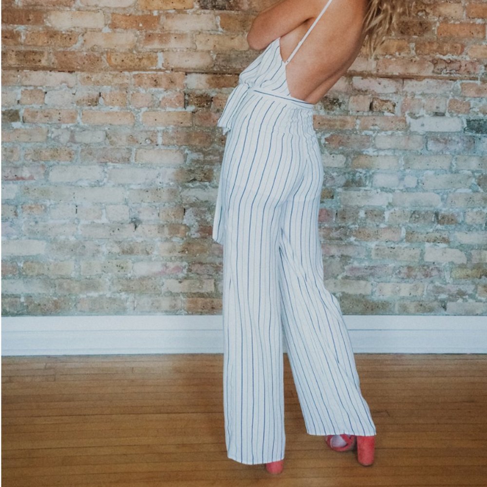 Striped Open Back Jumpsuit With a Tied Waist - Picture 5 of 5